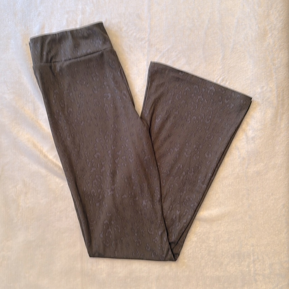 Juniors, Pink Rose olive stretch pants, L